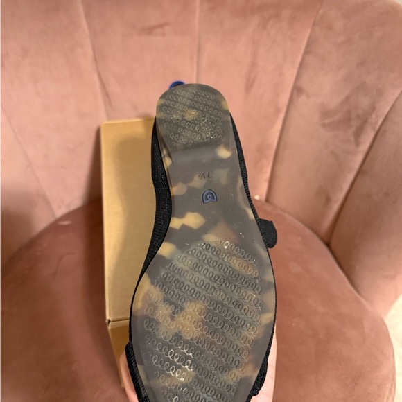 Rothy’s The Emblem Point II - Picture 4 of 5